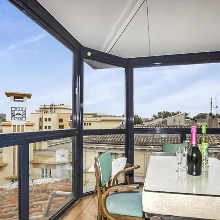 2 Bedroom Gorgeous In Carcassonne