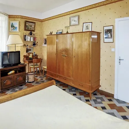 2 Bedroom Gorgeous In Carcassonne